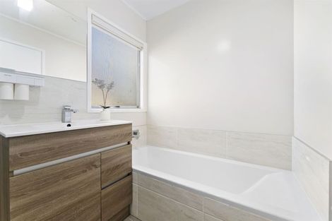 Photo of property in 6 Hotspur Place, Bayview, Auckland, 0629