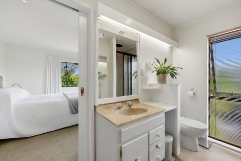 Photo of property in 2 Geoffrey Road, Torbay, Auckland, 0630