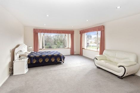 Photo of property in 94 Memorial Avenue, Ilam, Christchurch, 8053