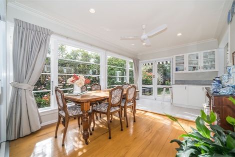 Photo of property in 10 Cremorne Avenue, Hokowhitu, Palmerston North, 4410