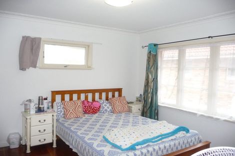 Photo of property in 1615 Great North Road, Waterview, Auckland, 1026