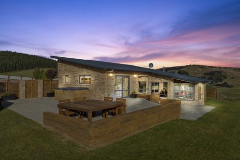 Photo of property in 14 Kingsgate Lane, Waihola, Milton, 9073