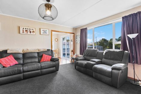 Photo of property in 16 Cumming Street, Okato, 4335