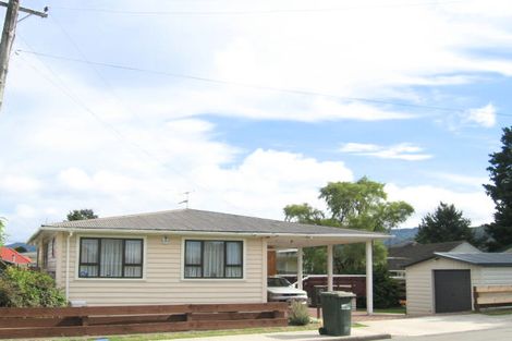 Photo of property in 17 Benge Crescent, Clouston Park, Upper Hutt, 5018
