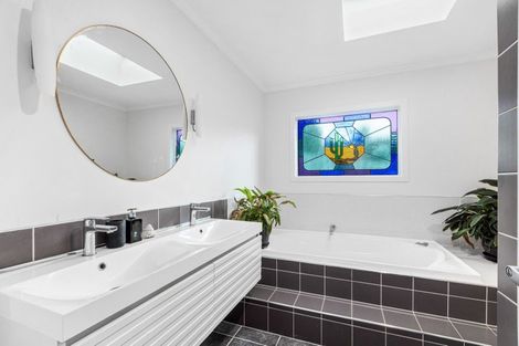 Photo of property in 57 Waldorf Crescent, Orewa, 0931