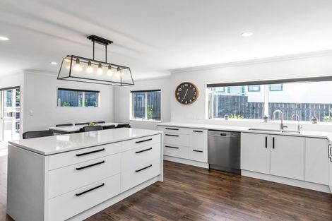 Photo of property in 29 Rutherford Drive, Waikanae Beach, Waikanae, 5036