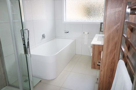 Photo of property in 5 Holyoake Crescent, Avalon, Lower Hutt, 5011