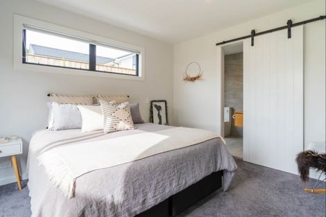 Photo of property in 6 Mahia Lane, Waikanae, 5036