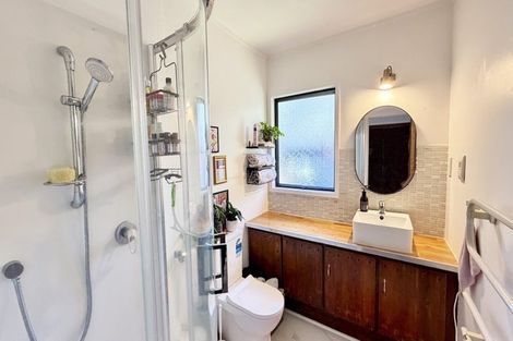 Photo of property in 5 Holyoake Place, Chatswood, Auckland, 0626