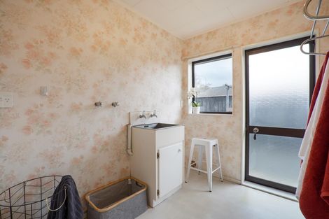 Photo of property in 124 Amberley Avenue, Highbury, Palmerston North, 4412