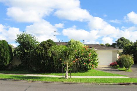 Photo of property in 2/16 Vivian Wilson Drive, Eastern Beach, Auckland, 2012