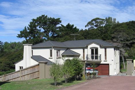 Photo of property in 82 Penguin Drive, Murrays Bay, Auckland, 0630