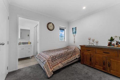 Photo of property in 13d Sealord Place, Clendon Park, Auckland, 2103