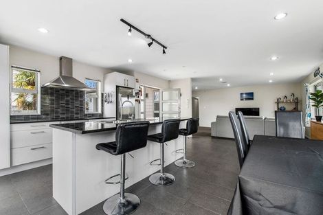 Photo of property in 32e Robinson Avenue, Holdens Bay, Rotorua, 3010