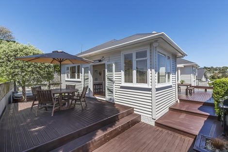 Photo of property in 23 Lucknow Terrace, Khandallah, Wellington, 6035