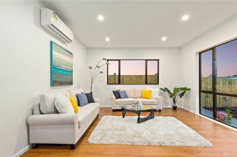 Photo of property in 4 Vinistra Road, Kumeu, 0810