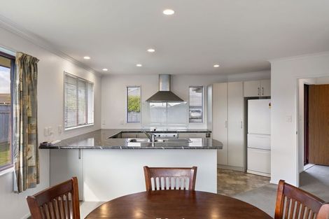 Photo of property in 16 Orlando Way, Kelvin Grove, Palmerston North, 4414