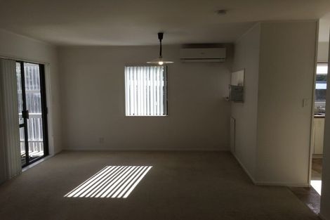 Photo of property in 2 West Lynn Road, Titirangi, Auckland, 0604