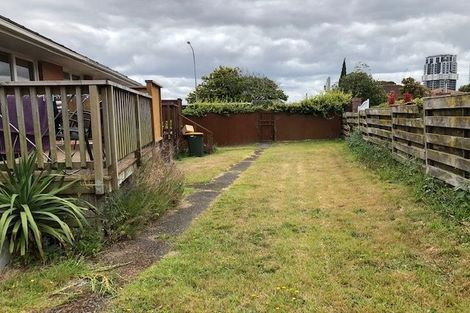 Photo of property in 2/28 Esmonde Road, Takapuna, Auckland, 0622