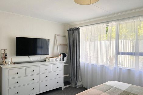 Photo of property in 7 Graham Grove, Waikanae, 5036