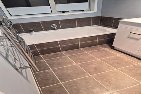 Photo of property in 11d Antalya Place, Manurewa, Auckland, 2102