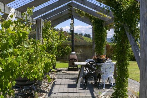 Photo of property in 71 Loch Views Road, Acacia Bay, Taupo, 3385