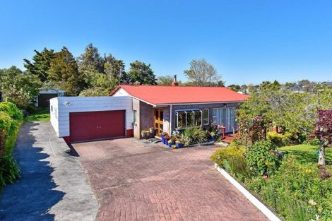 Photo of property in 10 Albertson Place, Manurewa, Auckland, 2102