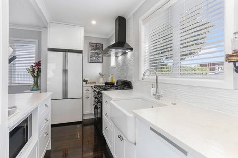 Photo of property in 1/18 Church Road, Mangere Bridge, Auckland, 2022