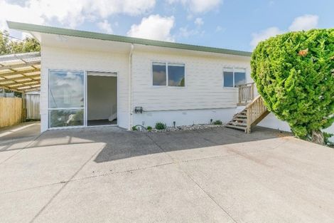 Photo of property in 28 Drome View Place, Beach Haven, Auckland, 0626