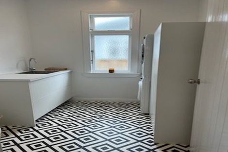 Photo of property in 37 Miro Street, Takaro, Palmerston North, 4410