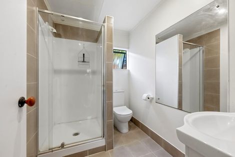 Photo of property in 2 Geoffrey Road, Torbay, Auckland, 0630