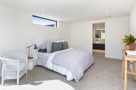 Photo of property in 8 Flowers Lane, Cracroft, Christchurch, 8022