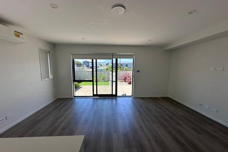 Photo of property in 6 Gosper Road, Takanini, 2112