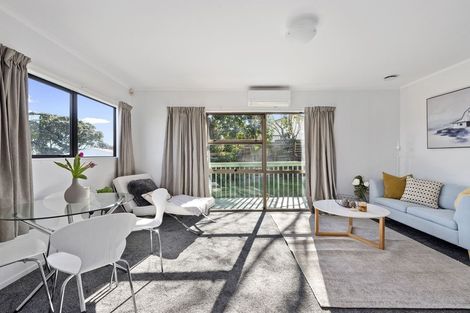 Photo of property in 4/448 Glenfield Road, Glenfield, Auckland, 0629