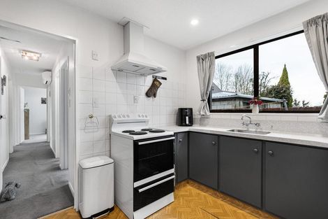 Photo of property in 1/40b Chipping Lane, Redwood, Christchurch, 8051