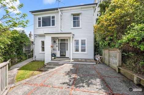 Photo of property in 1 Fairview Crescent, Kelburn, Wellington, 6012