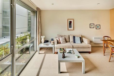 Photo of property in Sanctum Apartment, 10 Ebor Street, Te Aro, Wellington, 6011