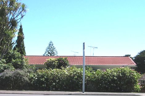 Photo of property in 2/179 Onewa Road, Birkenhead, Auckland, 0626