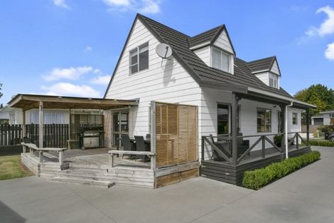 Photo of property in 16 Sheridan Crescent, Leamington, Cambridge, 3432