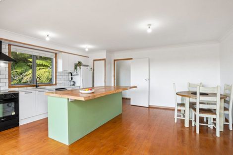 Photo of property in 373 Huia Road, Titirangi, Auckland, 0604