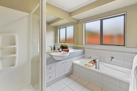 Photo of property in 6 Fergy Crescent, Wattle Downs, Auckland, 2103