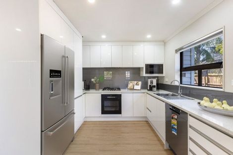 Photo of property in 89d Cascades Road, Pakuranga Heights, Auckland, 2010