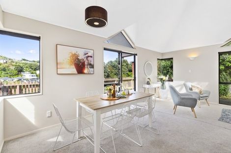 Photo of property in 48 Tio Tio Road, Miramar, Wellington, 6022