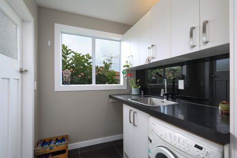 Photo of property in 120 Waimea Road, Nelson South, Nelson, 7010