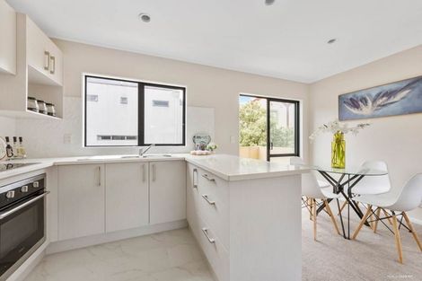 Photo of property in 27/8 Margan Avenue, New Lynn, Auckland, 0600