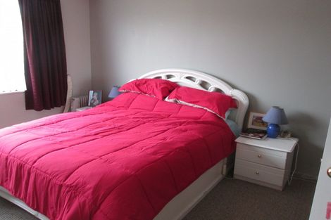 Photo of property in 35 Dalfield Place, Highbury, Palmerston North, 4412