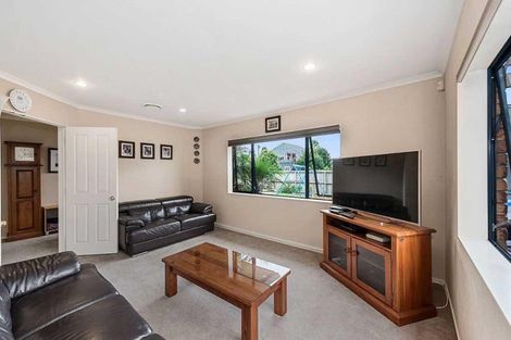 Photo of property in 72 Nielsen Gardens, Rototuna, Hamilton, 3210
