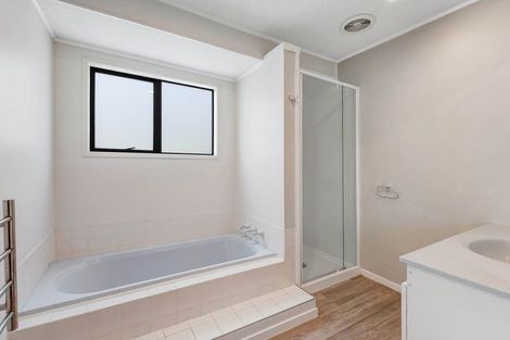 Photo of property in 54 The Circle, Manly, Whangaparaoa, 0930