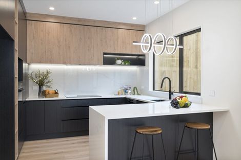 Photo of property in 35 Taipahitini Road, Rosehill, 2113