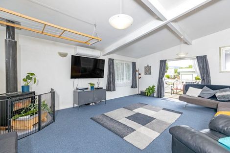 Photo of property in 19 Hardie Grove, Featherston, 5710